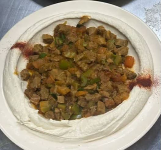 Hummus with Beef/ حمص مع لحم صغار  