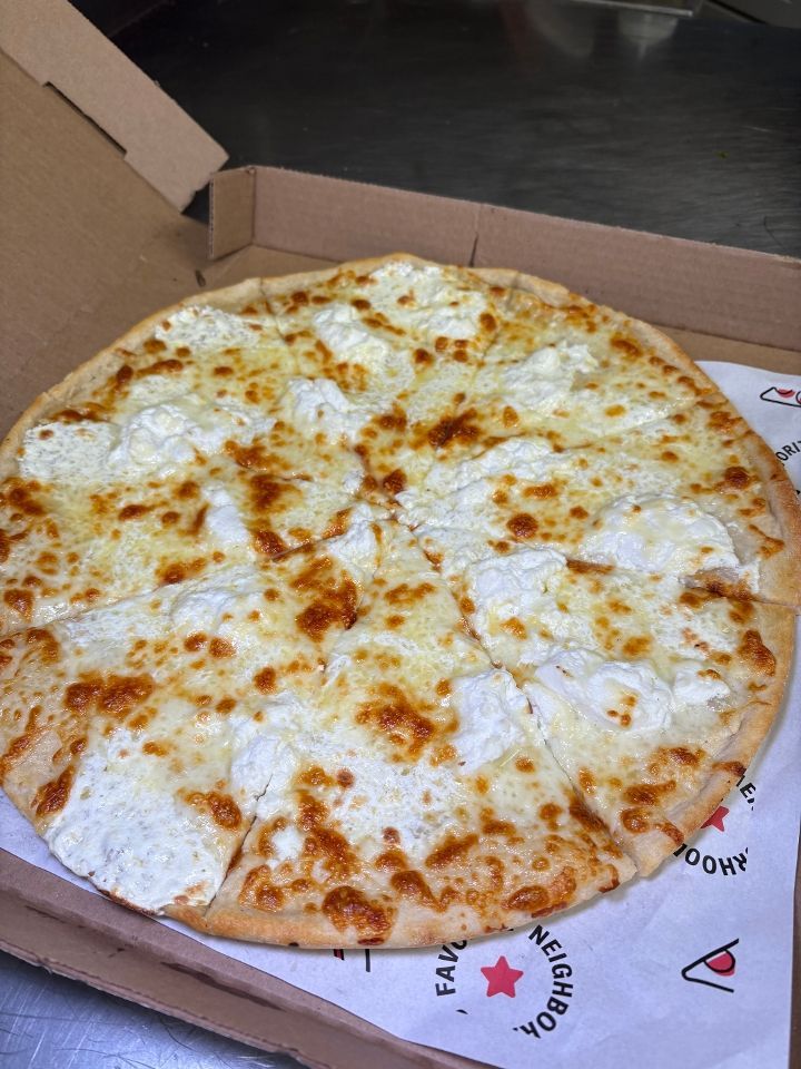 16" Pizza Bianca Mozzarella and Ricotta Cheese