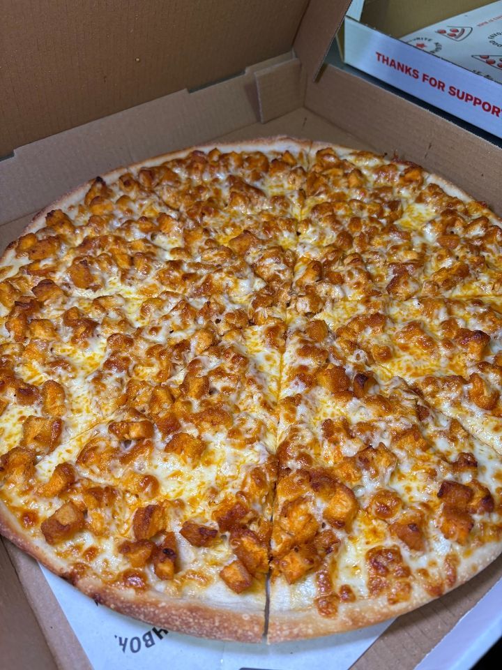 16" Buffalo Chicken Pizza