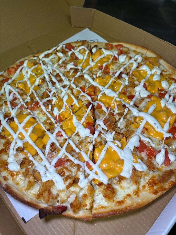 16" Chicken Bacon Ranch Pizza