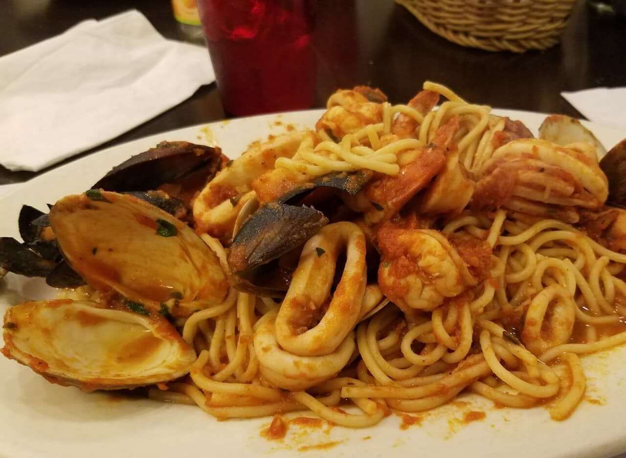 SPAGHETTI WITH MIXED SEAFOOD FRA DIAVOLO