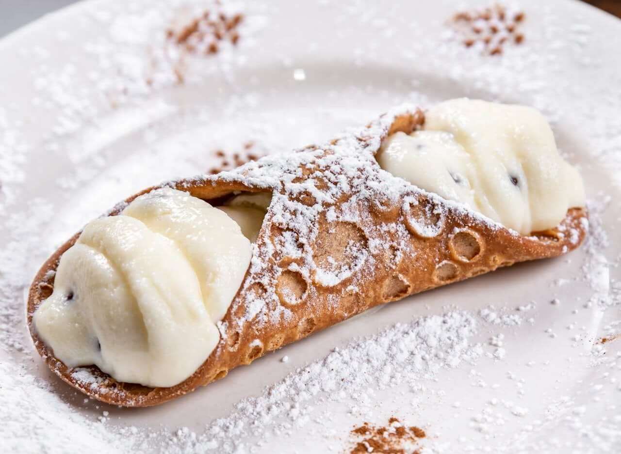 CANNOLI