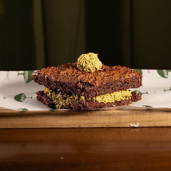 Pistachio Knafa Brownie