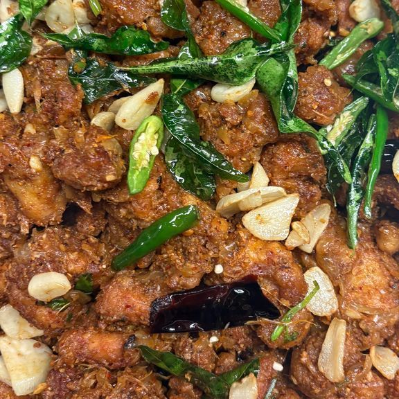 Vellullikaram chicken