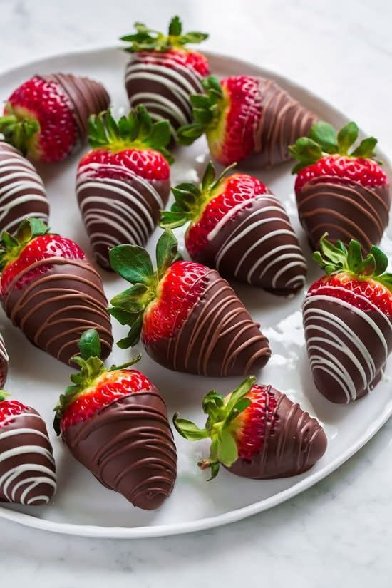 12 Pc Chocolate Strawberries