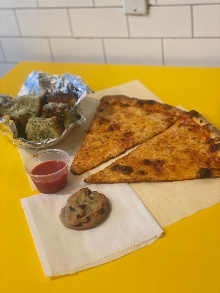 Two Slices, 4 Garlic Knots (and a Cookie)