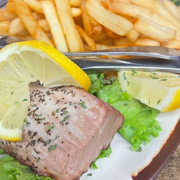 Tuna Steak In Olive Oil & Lemon