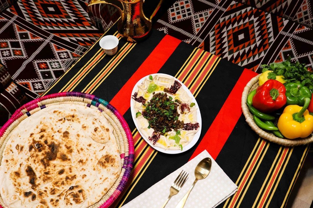 Hummus With Beef