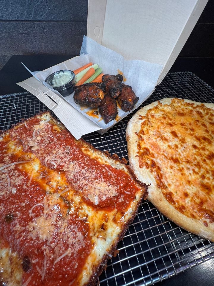 Sm. Detroit, Small Round & 10 Wing Special