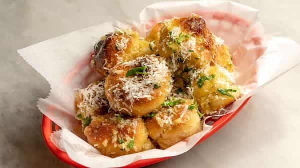 Garlic Knots