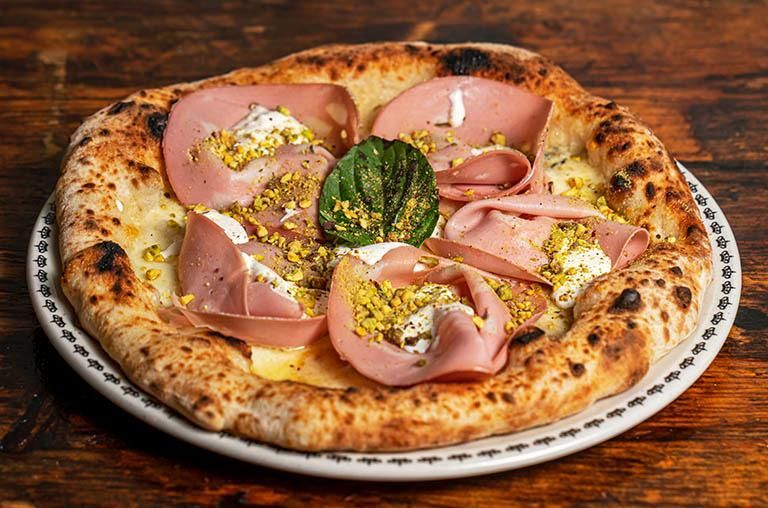 Mortadella e Stracciatella Pizza